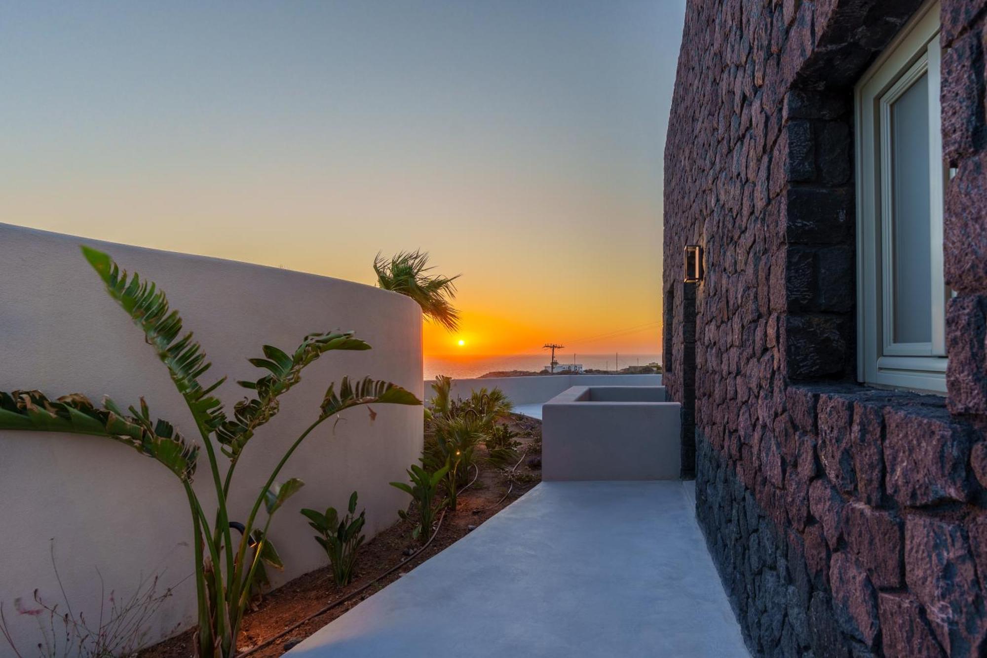 Halo Santorini - Living Experience Villa คาร์เทราดอส ภายนอก รูปภาพ